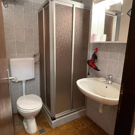 Gostinjska kuća Ado Selce